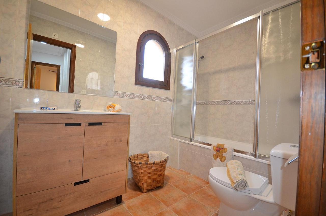 הוילה טורבייחה Agradable Adosado Con Piscina, Duchas Hidromasaje מראה חיצוני תמונה