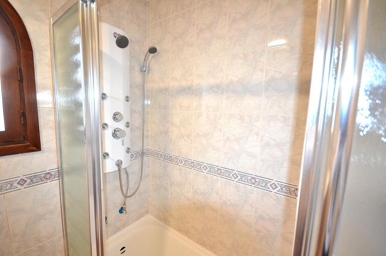הוילה טורבייחה Agradable Adosado Con Piscina, Duchas Hidromasaje מראה חיצוני תמונה