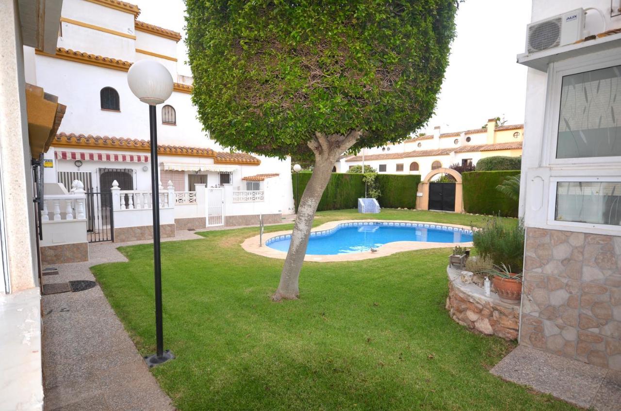 הוילה טורבייחה Agradable Adosado Con Piscina, Duchas Hidromasaje מראה חיצוני תמונה