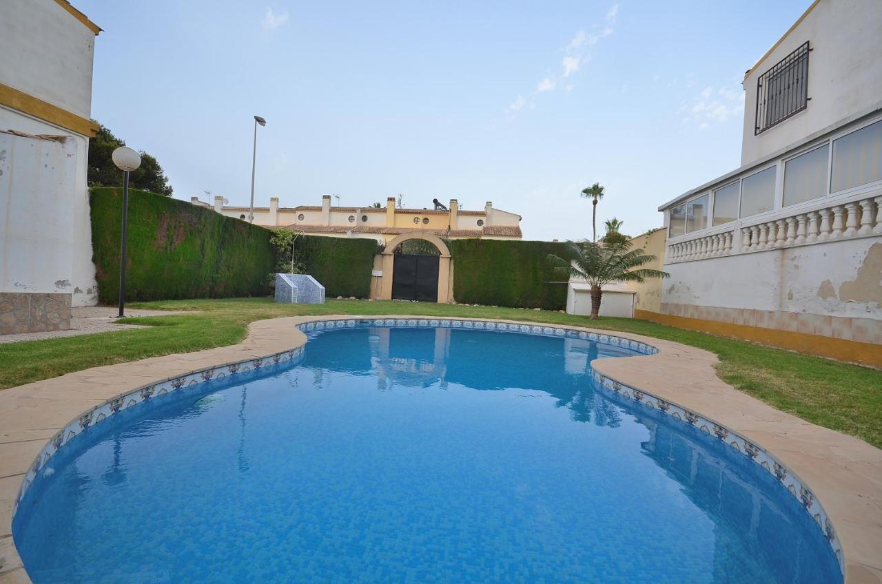 הוילה טורבייחה Agradable Adosado Con Piscina, Duchas Hidromasaje מראה חיצוני תמונה
